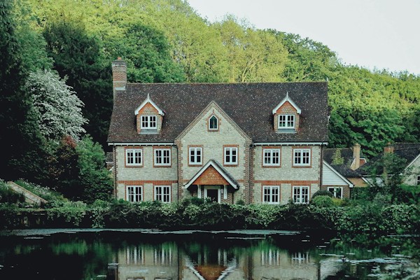 Essential Resources for Moving to a Large Property 11 img