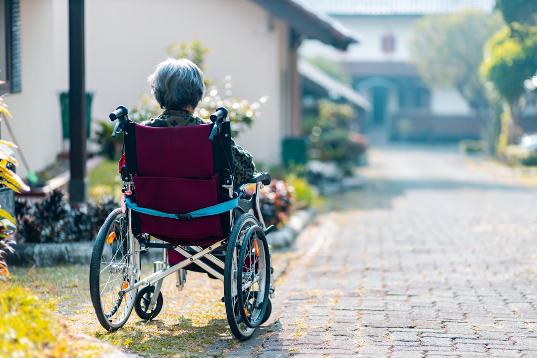 Exploring the Differences Between Dementia and Alzheimer's 23 img